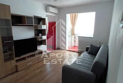 Apartament cu 3 camere semidecomandat, mobilat în Dacia