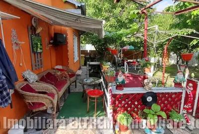 Casa cu 4 camere ?i 417mp teren in fa?a garii de sud din Tecuci