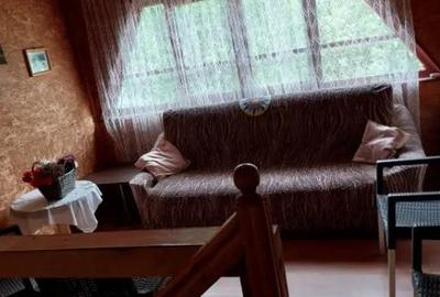 Casă cu 7 camere cu Teren 1330 Mp în Central - 11