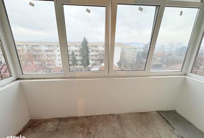 Apartament cu 4 camere în Traian - 2