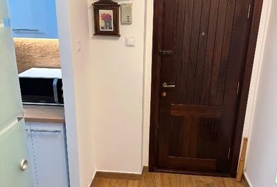 Inchiriez apartament 3 camere Podu Ros - prima chirie dupa renovare