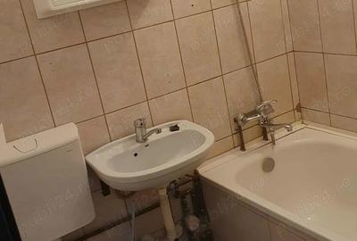 Proprietar, inchiriez apartament 1 camera, zona Cerna, et 1 Proprietar, inchiriez apartament 1 camera, zona Cerna, et 1 - 4