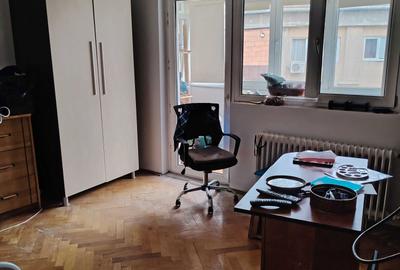 Apartament cu 3 camere decomandat în Girocului - 4