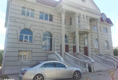 Casă cu Teren 2200 Mp în Central - 2