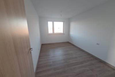 Apartament cu 2 camere decomandat în Astra - 4