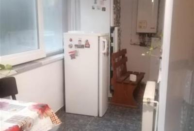 Apartament cu 4 camere decomandat în Calea București - 3