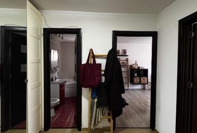 Garsonieră decomandată, mobilată în Tei - 9