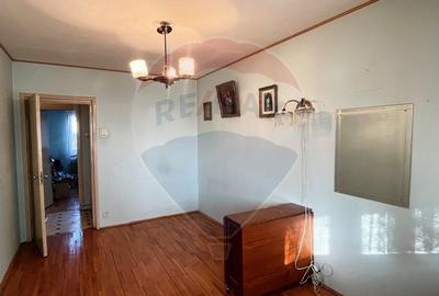 Vanzare apartament 3 camere, decomandat, Drumul Taberei - Bd. 1 Mai - 4