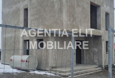 Casă individuală cu 6 camere cu Teren 450 Mp în Central - 1