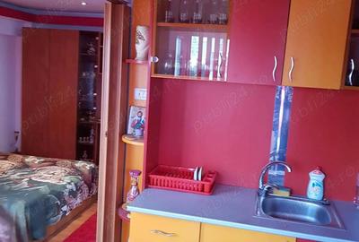 Garsonieră decomandată în Central - 7