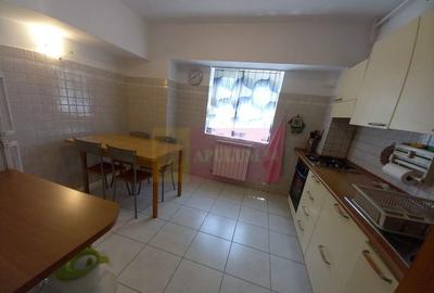 Apartament cu 4 camere decomandat în Central - 4