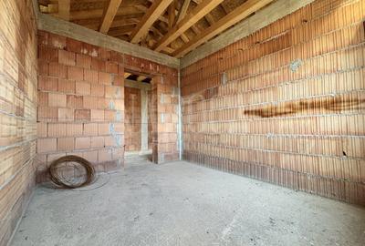 Duplex cu 3 camere cu Canalizare în Chinteni - 6