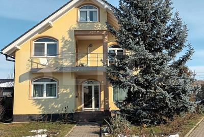 Casa cu 5 camere, 386 mp, Sangeorgiu de Mures, zona Apollo Spa - 2