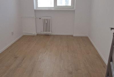Apartament cu 3 camere decomandat în Cățelu - 2