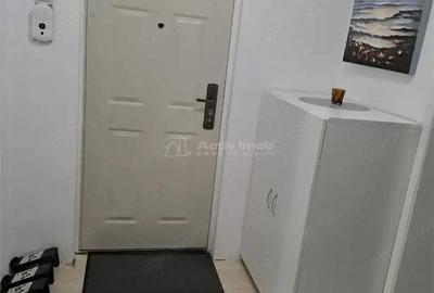 Apartament cu 2 camere decomandat în Podgoria