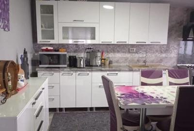 Casă cu 5 camere cu Teren 2500 Mp în Central - 14