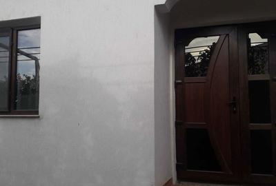 Casă cu 4 camere în Central - 3