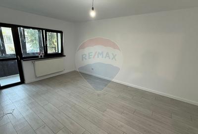 Apartament cu 3 camere decomandat în Sud - 2