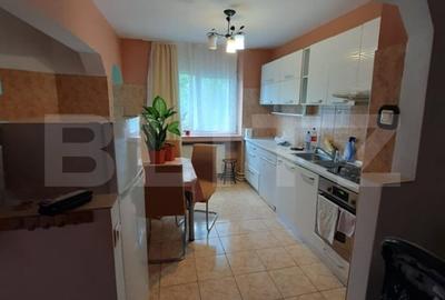 Apartament de vanzare, cu 3 camere, 70 mp, zona M16 - 2