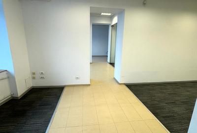 Spațiu comercial, de 217 mp, în P-ța Victoriei - 11