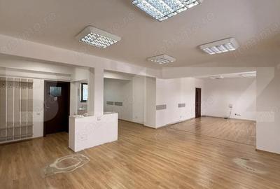 Apartament cu 3 camere semidecomandat în Central - 2