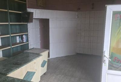 Spațiu comercial, de 30 mp, în Central - 8