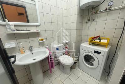 Casă cu 4 camere cu Teren 265 Mp în Poiana - 2