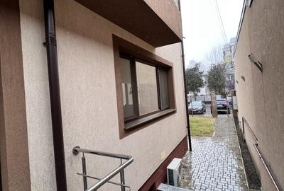 Aviatiei /  Spatiu in Vila/ Decomandat – Acces separat/ Str. Elena Caragiani - 16