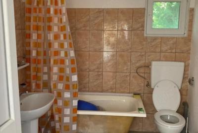 Casă cu 3 camere cu Teren 2200 Mp în Central - 1