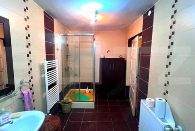 Casă cu 5 camere cu Teren 250 Mp în Central - 7