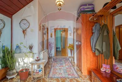 Casă cu 5 camere cu Garaj în Dârste - 8