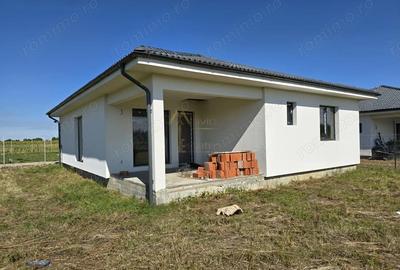 Casă cu 4 camere cu Canalizare în Central - 5