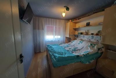 Vanda schimb apartament 3 camere, decomandat, 2 balcoane, 2 bai, 4 4 - 3