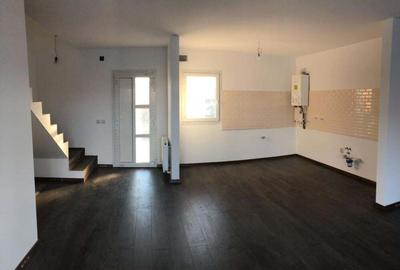 Casă cu 3 camere cu Teren 750 Mp în Săcălaz