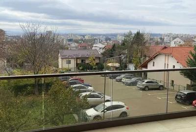 Apartament cu 3 camere semidecomandat în Central - 2