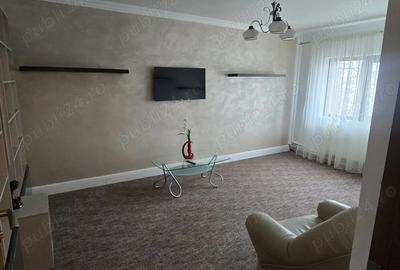 Apartament cu 3 camere decomandat în Broșteni - 9