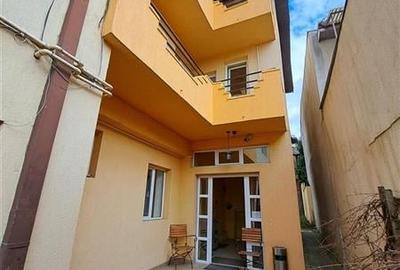 Casa individuala, 230 mp + 80 mp anexa, situata in zona Semicentrala! - 2