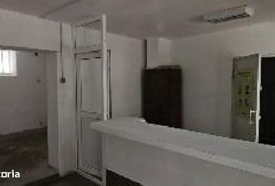 Spațiu comercial, de 53 mp, în Central - 4