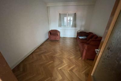 Apartament cu 3 camere decomandat în Cetate - 4