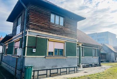 Casă cu 4 camere în Central - 2