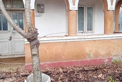 Casă cu 2 camere cu Teren 400 Mp în Tudor Vladimirescu - 1