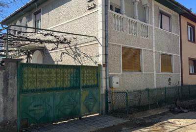 Casă cu 4 camere în Central - 8