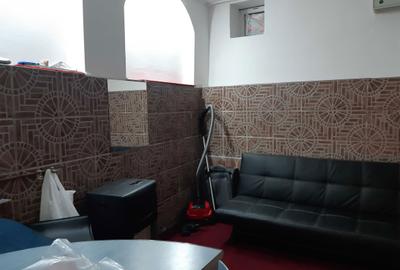 Spațiu comercial, de 50 mp, în Central - 6
