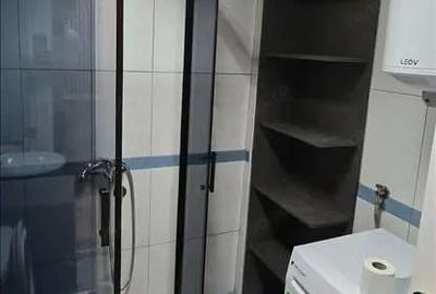 Garsonieră decomandată în Romană