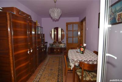 Apartament cu 3 camere decomandat în Buziaș - 9