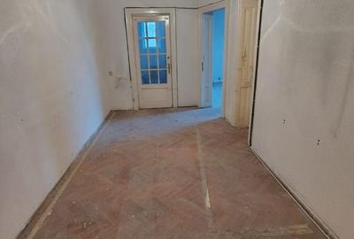 Casă individuală cu 12 camere cu Teren 160 Mp în Dorobanți - 9