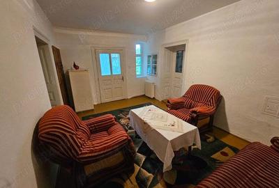 Casă cu 4 camere cu Teren 1450 Mp în Liebling - 2