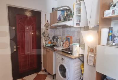 Garsoniera cu baie si geam mare  - scara foarte ingrijita - 11
