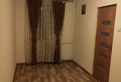 Apartament cu 3 camere decomandat în Valea Rosie - 5