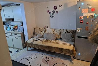 Casă cu Teren 200 Mp în Lupeni - 1